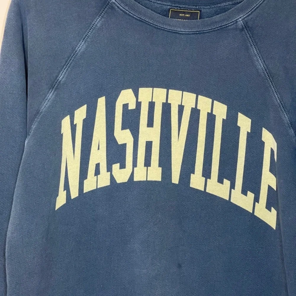 Nashville Women's Black obersized Pull OverSweater - Picture 8 of 9